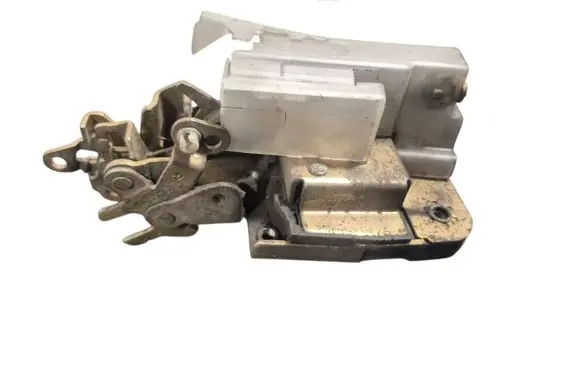 Volkswagen Transporter - Caravelle T4 Front door lock 701837016E