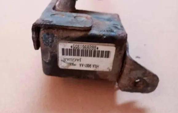 Jaguar XJ X308 Airbag deployment crash/impact sensor HNA9661AA YV1996YNH