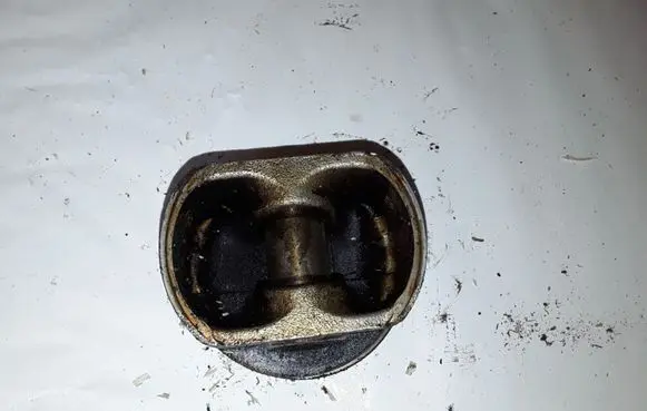 Toyota Avensis T220 Piston NOCODE