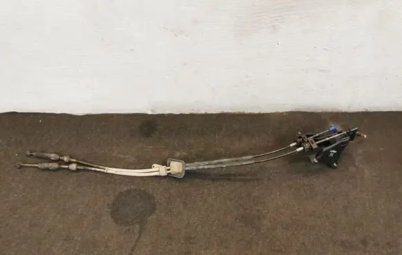 Toyota Corolla Verso E121 Gear shift cable linkage 