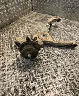 Mercedes-Benz Vito Viano W638 Rear wheel hub A6383503505 6383503505