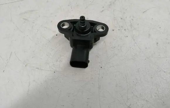Mercedes-Benz Vito Viano W639 Air pressure sensor A0051535028 063634
