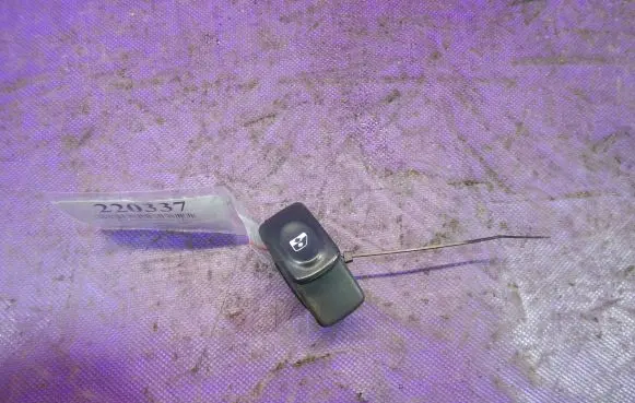 Renault Megane I Quarter vent window switch 838100G
