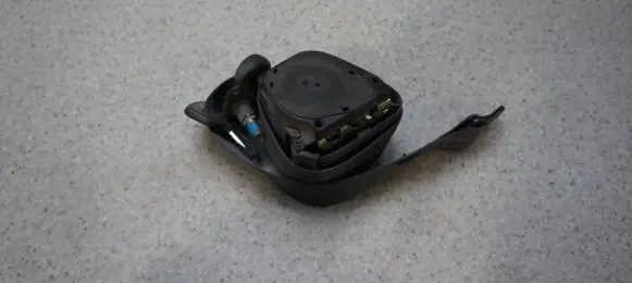 Fiat Punto (188) Rear seatbelt 33011040