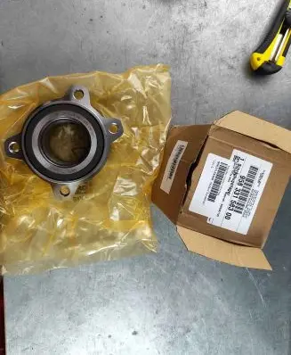 Porsche Cayenne (92A) Front wheel bearing hub 95833158300