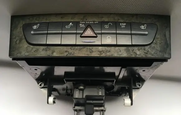 Mercedes-Benz CLS C219 Hazard light switch A2196800752