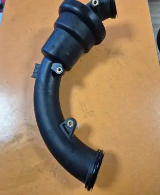 Mercedes-Benz B W246 W242 Intercooler hose/pipe A6511400387 PA66A610M35 6K0012203C