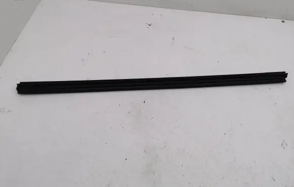 Honda HR-V Rubber seal rear door 