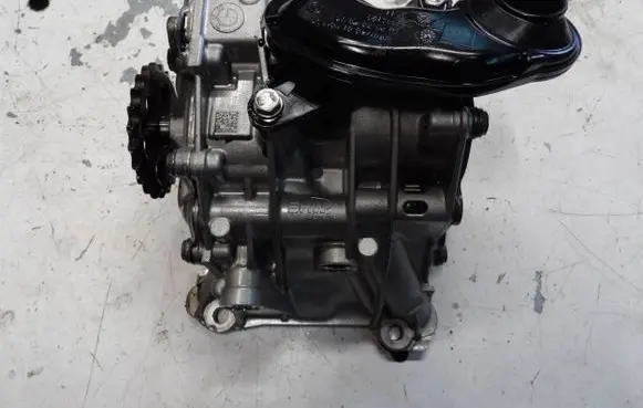 BMW 2 F45 Oil pump 857994404 00468 201214