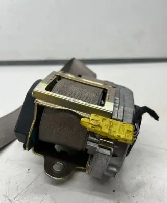 Mercedes-Benz E W211 Front seatbelt 561014701 A2118600185