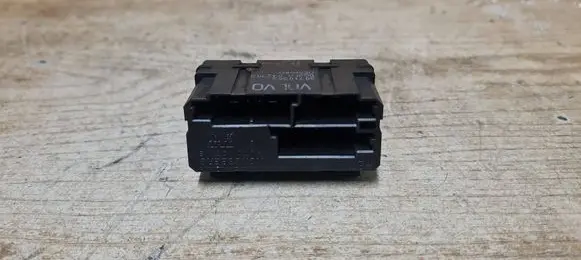 Volvo XC90 Seat heating relay 30710362