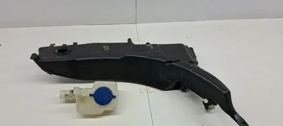 Peugeot 308 Windshield washer fluid reservoir/tank 9806526880