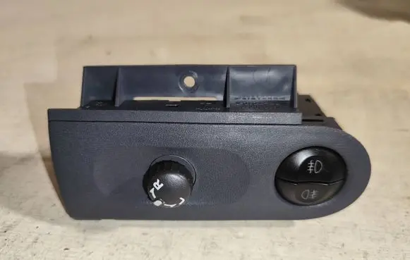 Mitsubishi Colt Wing mirror switch Mn148893