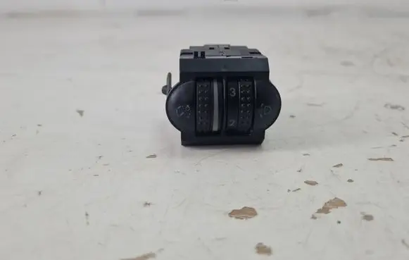 Volkswagen PASSAT B5.5 Headlight level height control switch 3B0941333C