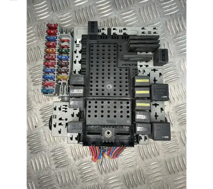 Volvo S80 Fuse box set 8688153 000001815990 8645729