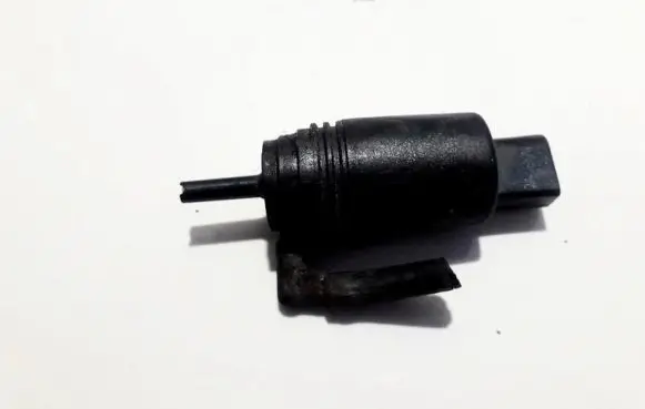 BMW 5 E39 Windscreen/windshield washer pump 67128377612 23557610