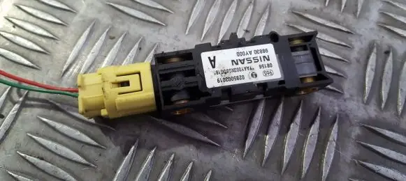 Nissan Almera N16 Airbag deployment crash/impact sensor 0285003019 98830AY000