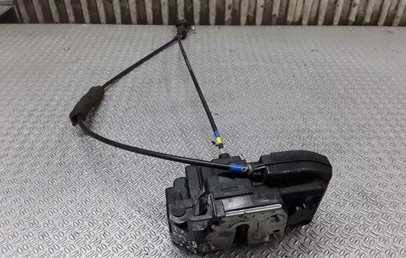 Nissan Note (E11) Rear door lock
