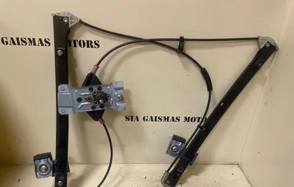 Volkswagen Golf III Front door manual window regulator 