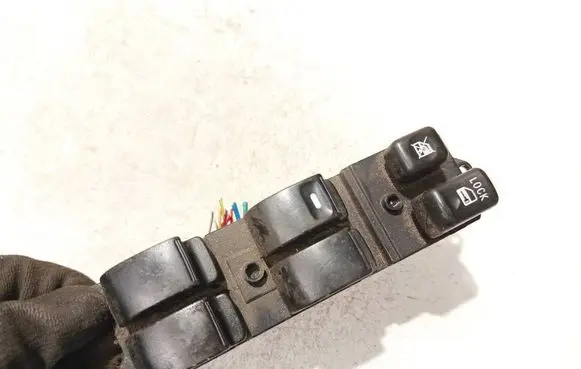 Peugeot 4007 Electric window control switch 8608a060