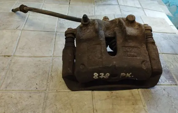 Nissan Serena Front brake caliper