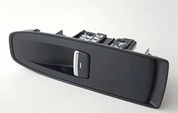 Subaru Forester SK Electric window control switch 83071FL210
