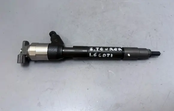 Opel Zafira C Fuel injector 555700012 120A2511 12090E07