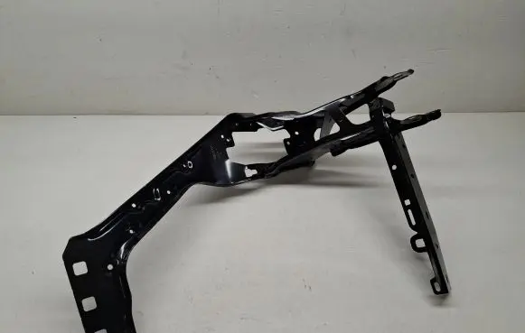 Headlight/headlamp mounting bracket