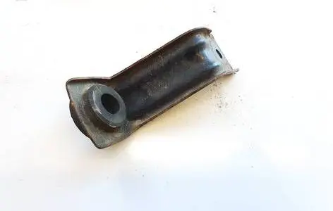 Radiator mount bracket