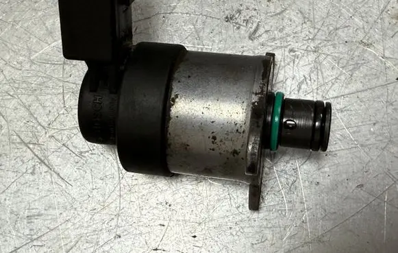 BMW X5 E70 Fuel pressure sensor 0928400