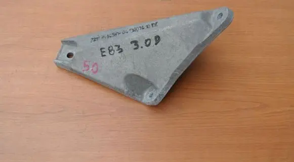 BMW X3 E83 Engine mounting bracket 3414581