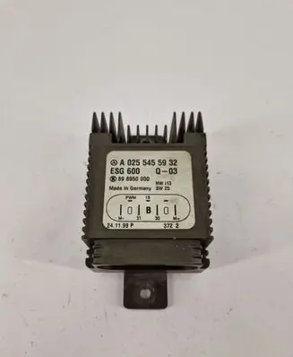 Mercedes-Benz CLK A208 C208 Coolant fan relay A0255455932