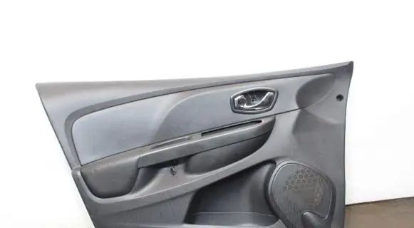 Renault Clio IV Front door card panel trim 0605-03