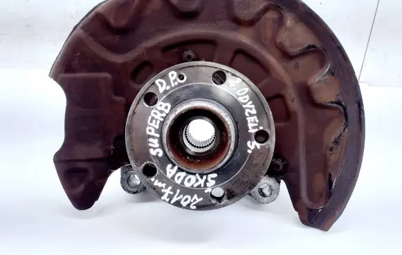 Front wheel hub