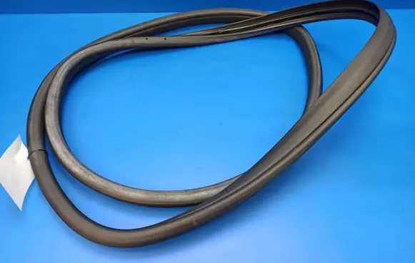 Mercedes-Benz E W212 Rear door rubber seal (on body) A2126970151