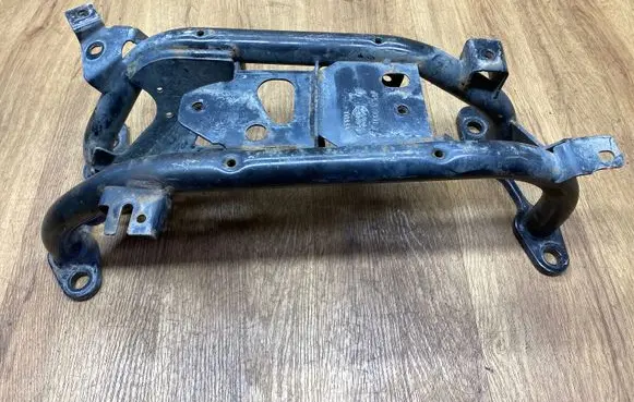 Land Rover Discovery 5 Gearbox mounting bracket PLA5060