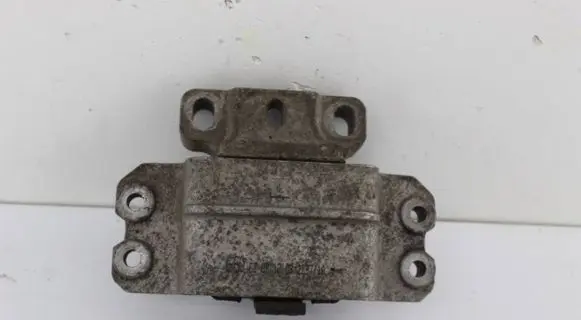 Volkswagen Golf V Engine mount bracket 1K0199555