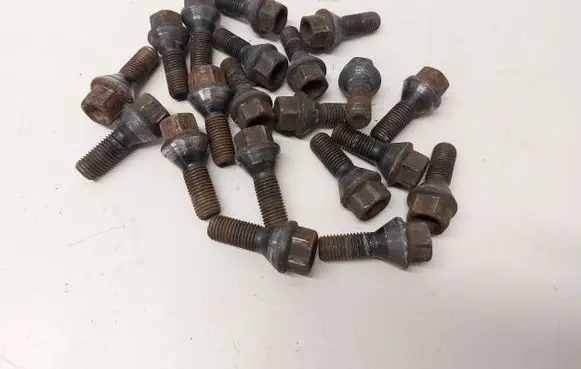 Nuts/bolts