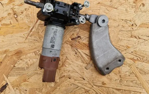 Volvo XC90 Seat adjustment motor C06710106 010715N2