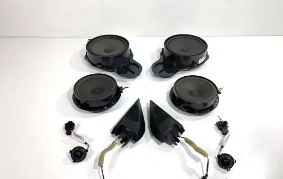 Volkswagen PASSAT B7 Audio system kit 3C8035454