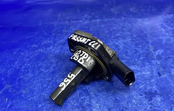 Volkswagen PASSAT CC Oil level sensor 1J0907660C 6PR00807903