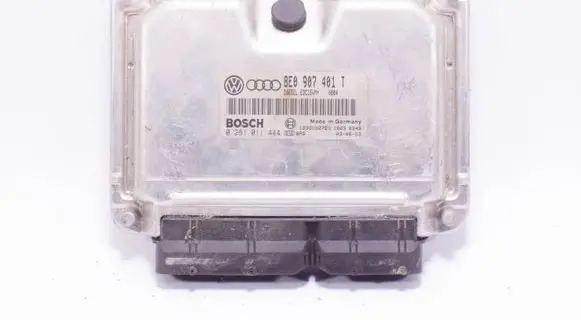 Volkswagen PASSAT B5 Engine control unit/module 8E0907401T 1039S02763 0281011444