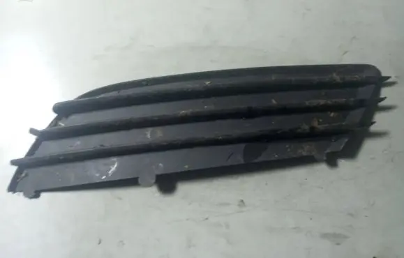 Opel Astra H Front bumper lower grill 13117250 375768702