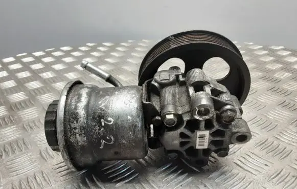 Toyota Corolla Verso AR10 Power steering pump