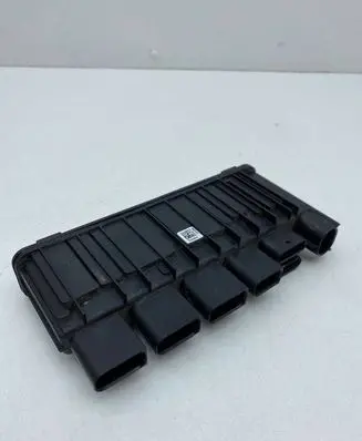 BMW 1 F20 F21 Power management control unit P00131424 18B1011L4384 8638551