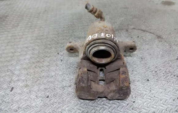 Honda FR-V Rear brake caliper