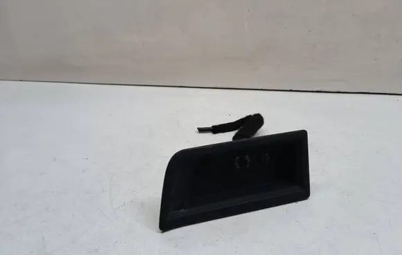BMW 3 F30 F35 F31 USB socket connector 9207358