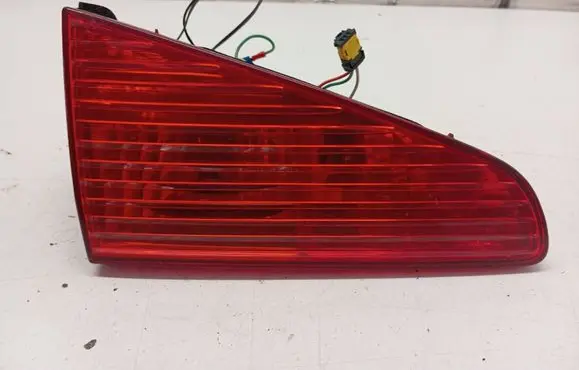 Peugeot 607 Tailgate rear/tail lights E29008