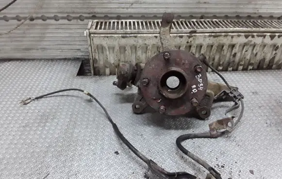 Toyota Previa (XR30, XR40) II Front wheel hub spindle knuckle