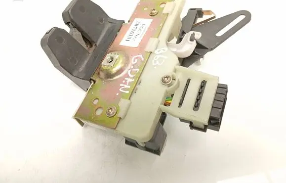 Volvo XC70 Tailgate/trunk/boot lock/catch/latch 30716331